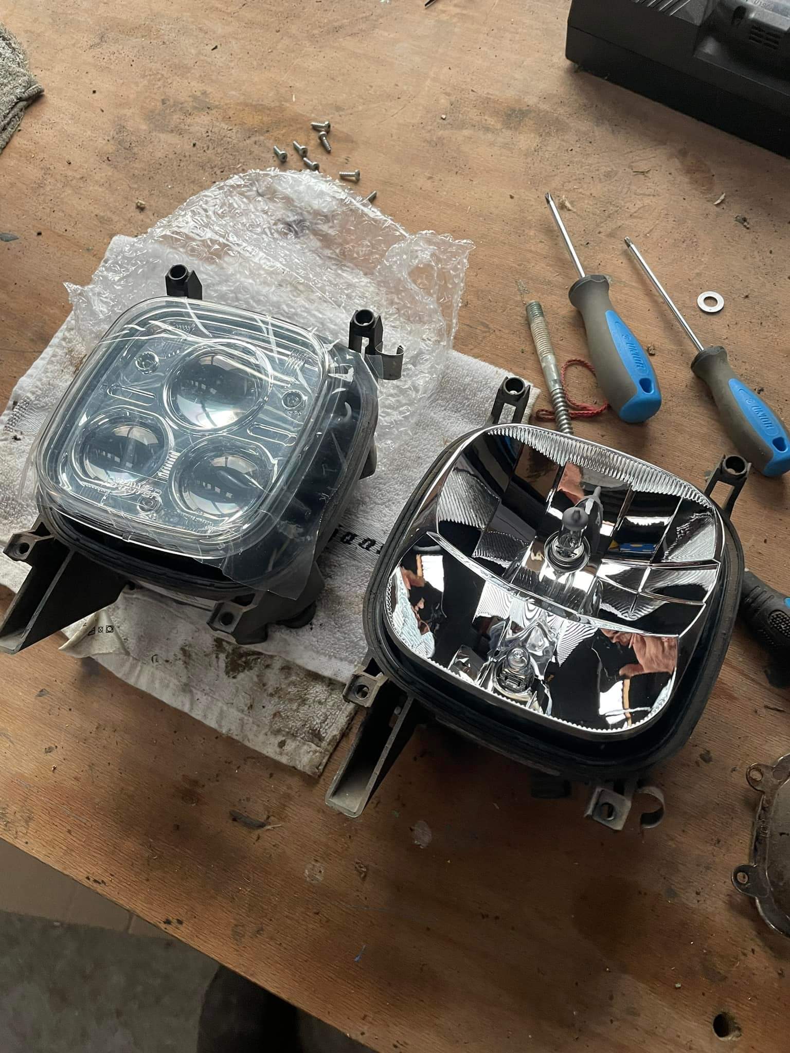 John Deere 30 Series Premium Headlight and Side Worklight - LightComm